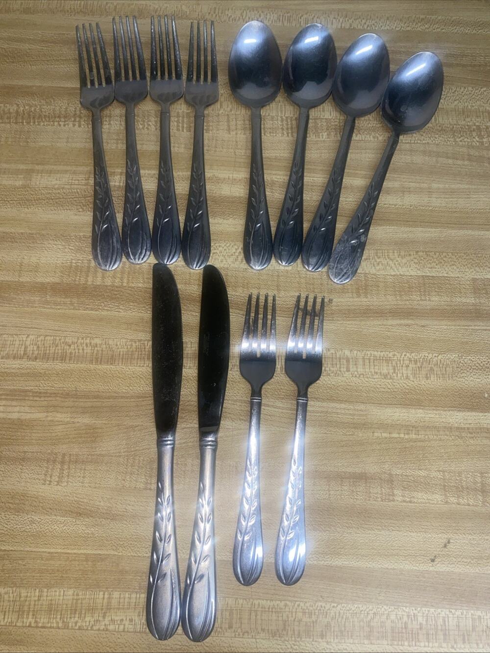 12 Pc Cambridge CBS99 Stainless Flatware Vines & Leaves Knives Spoons Forks